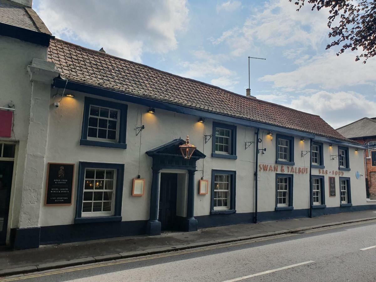 Swan & Talbot Inn 웨더비 외부 사진