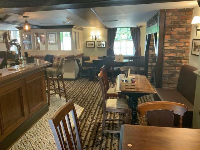 Swan & Talbot Inn 웨더비 외부 사진