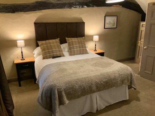 Swan & Talbot Inn 웨더비 외부 사진