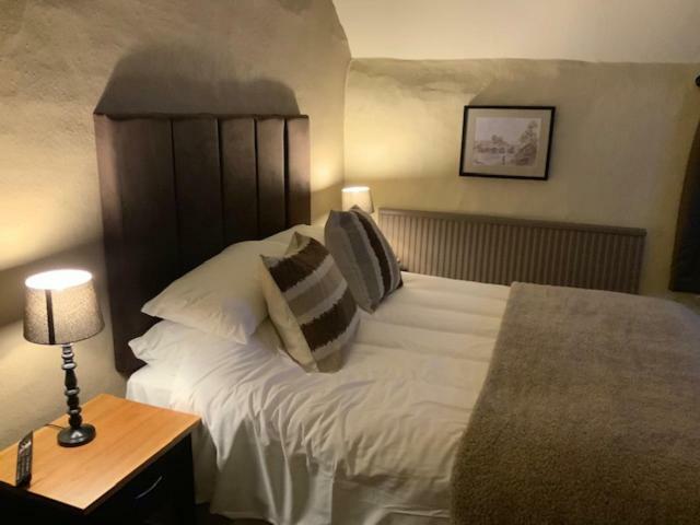 Swan & Talbot Inn 웨더비 외부 사진